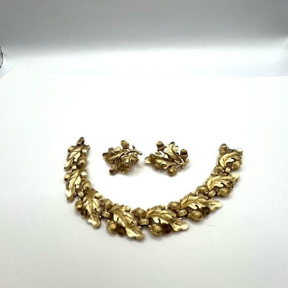 Vintage Crown Trifari Acorn and Oak Leaf Bracelet Earrings Set Alfred Philippe - Picture 10 of 14